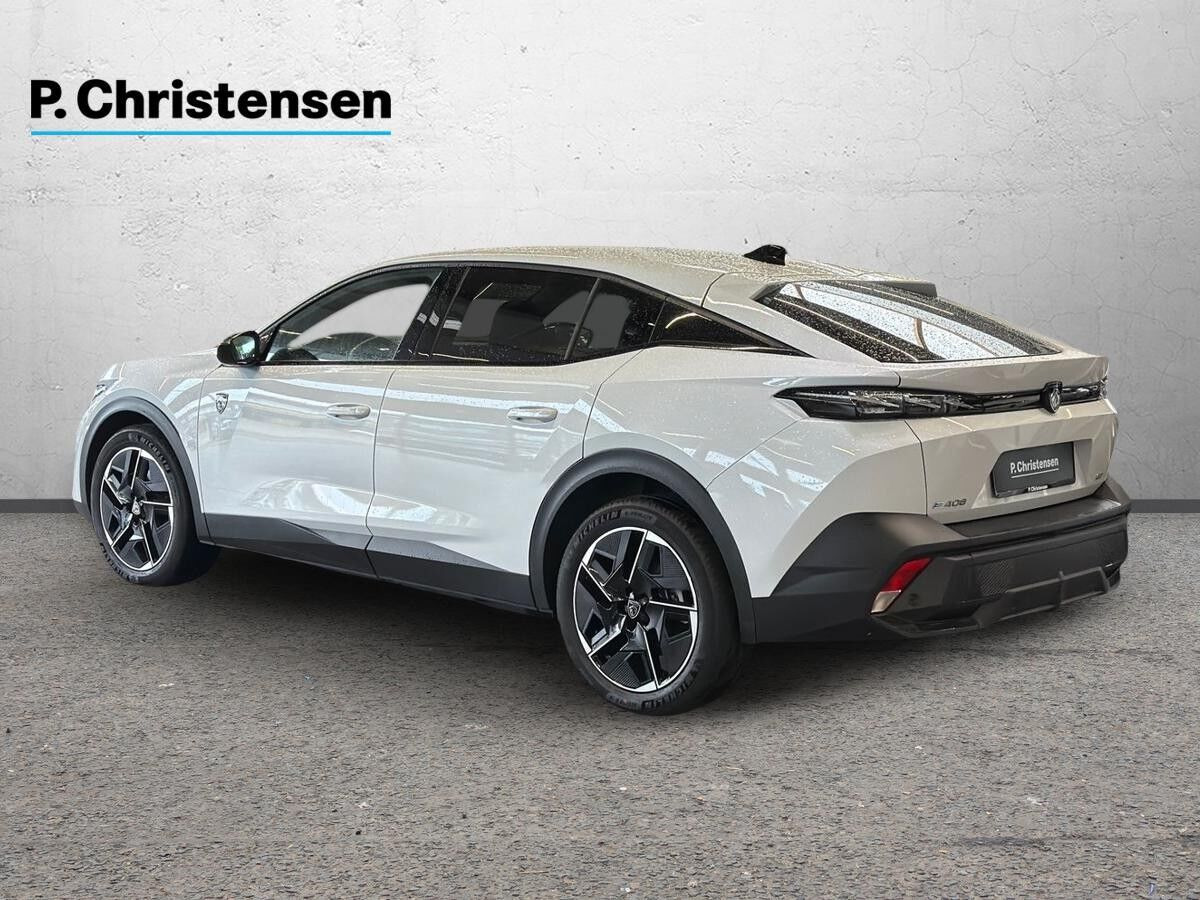 Hvid Peugeot e-408 fra 2025
