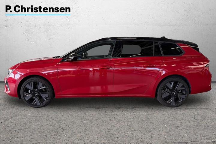 Rød Opel Astra-e fra 2024