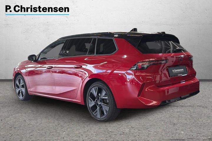 Rød Opel Astra-e fra 2024