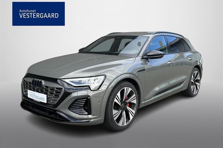 Grøn Audi Q8 e-tron fra 2024