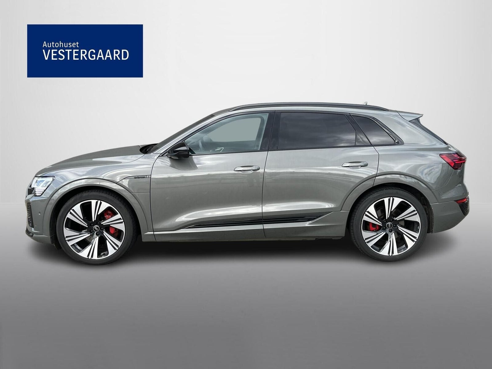 Grøn Audi Q8 e-tron fra 2024