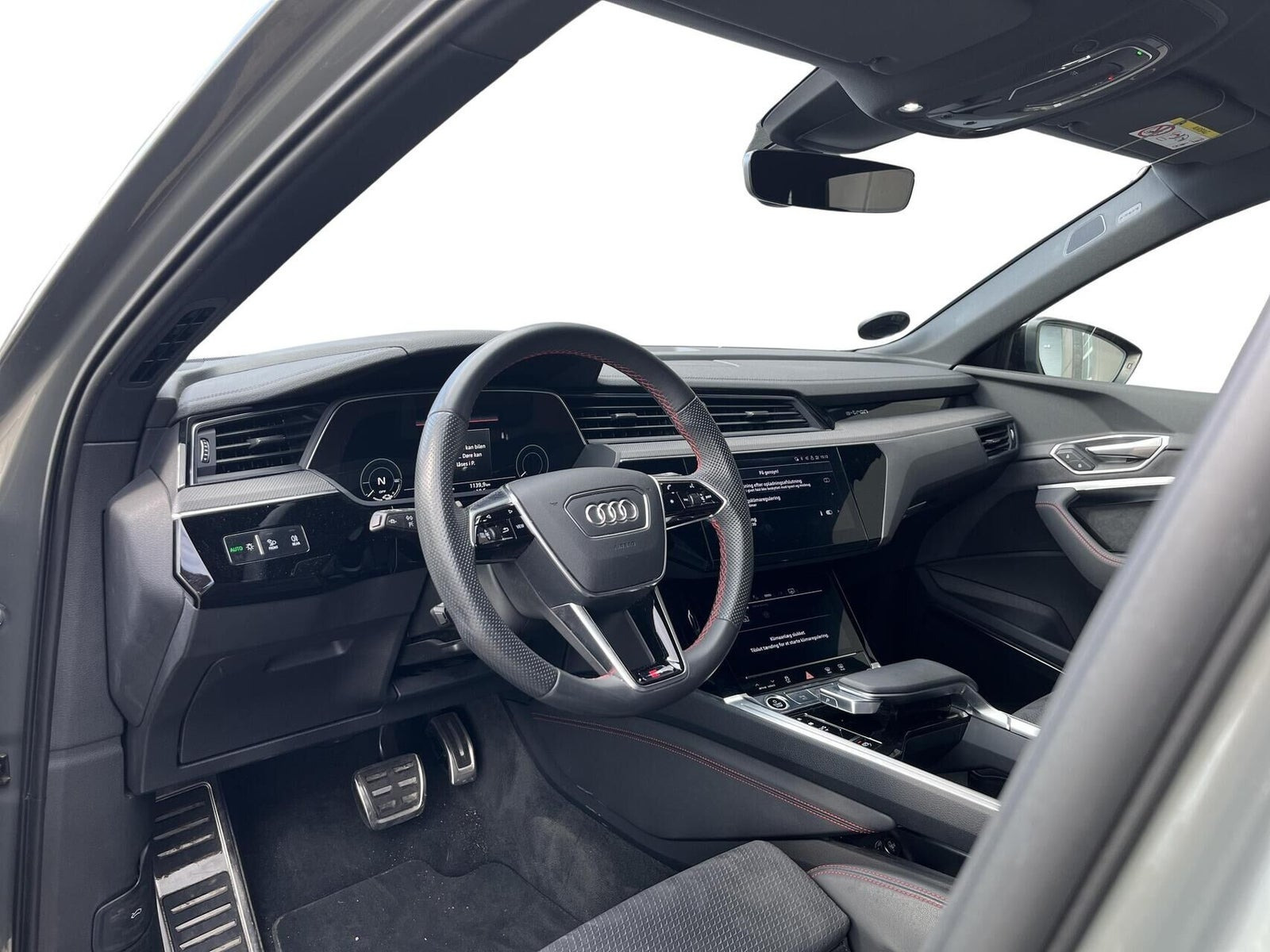 Grøn Audi Q8 e-tron fra 2024