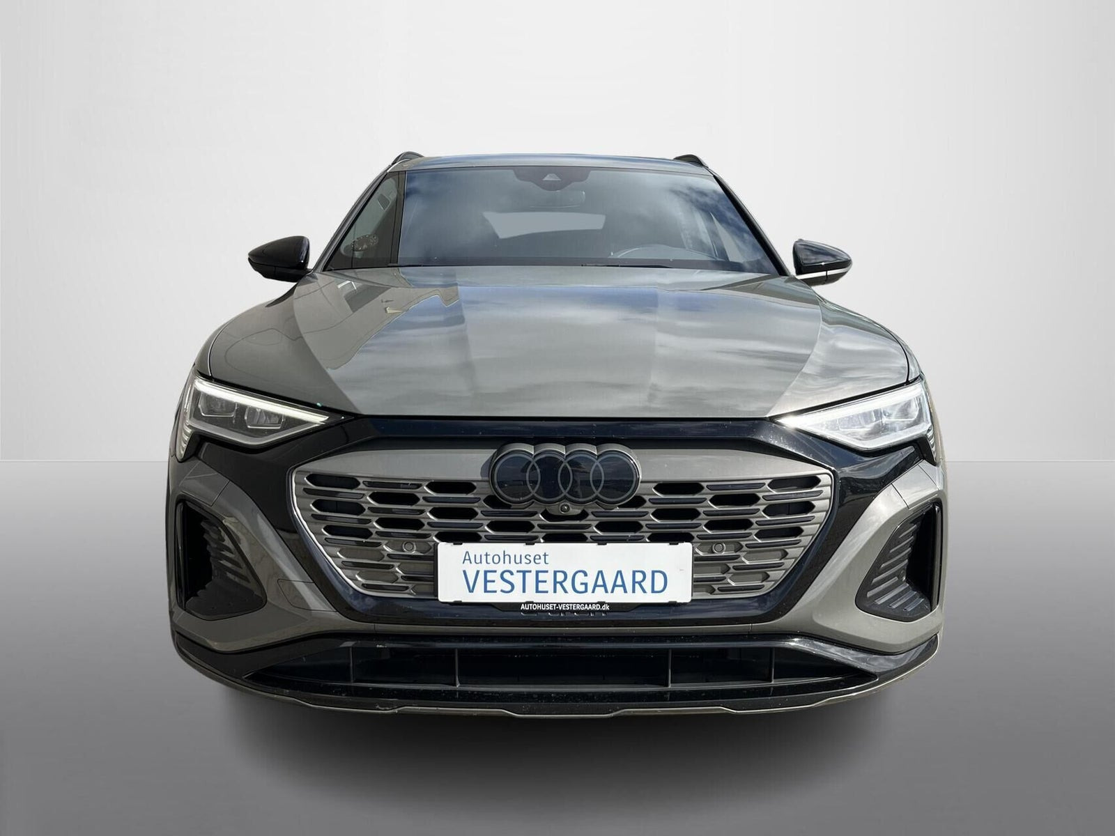 Grøn Audi Q8 e-tron fra 2024