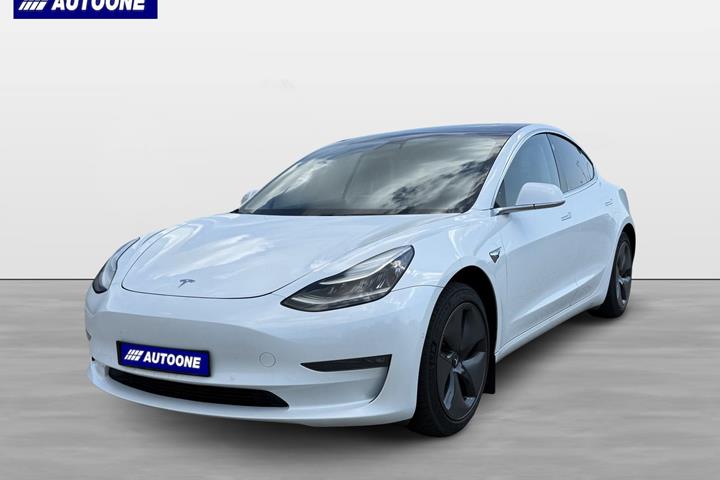 Hvid Tesla Model 3 fra 2019