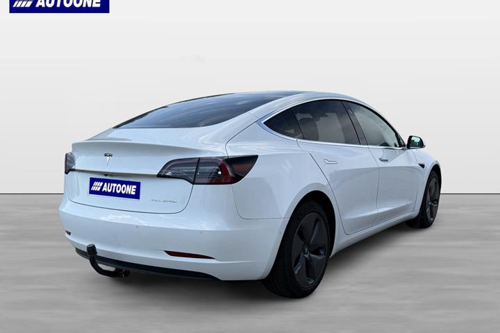 Hvid Tesla Model 3 fra 2019