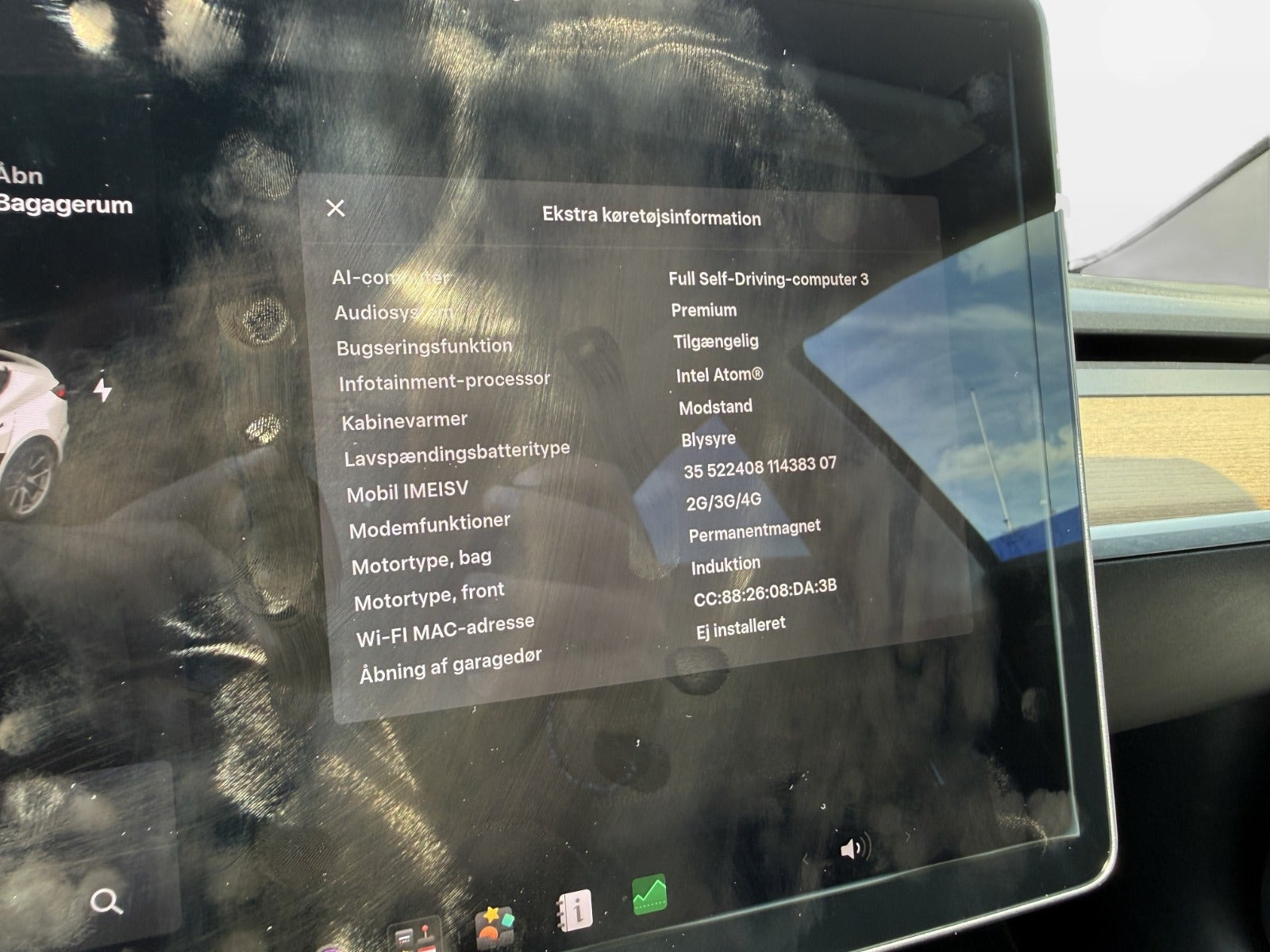 Hvid Tesla Model 3 fra 2019