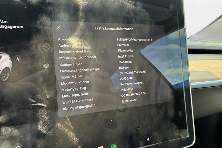 Hvid Tesla Model 3 fra 2019
