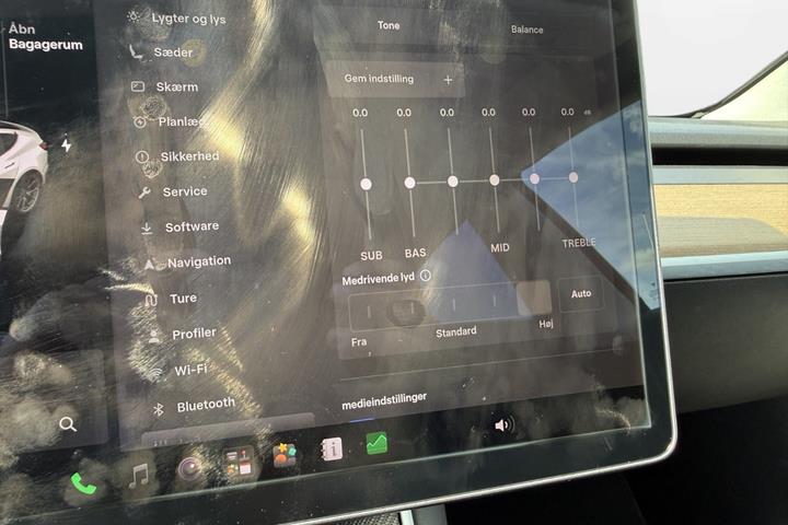 Hvid Tesla Model 3 fra 2019