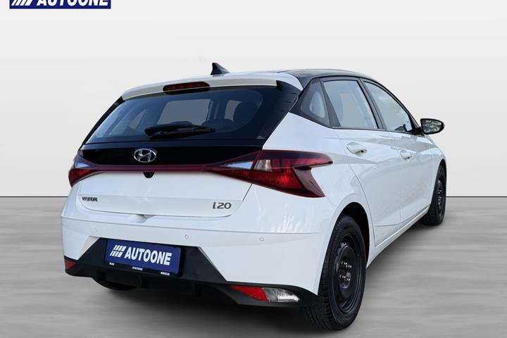 Hvid Hyundai i20 fra 2021