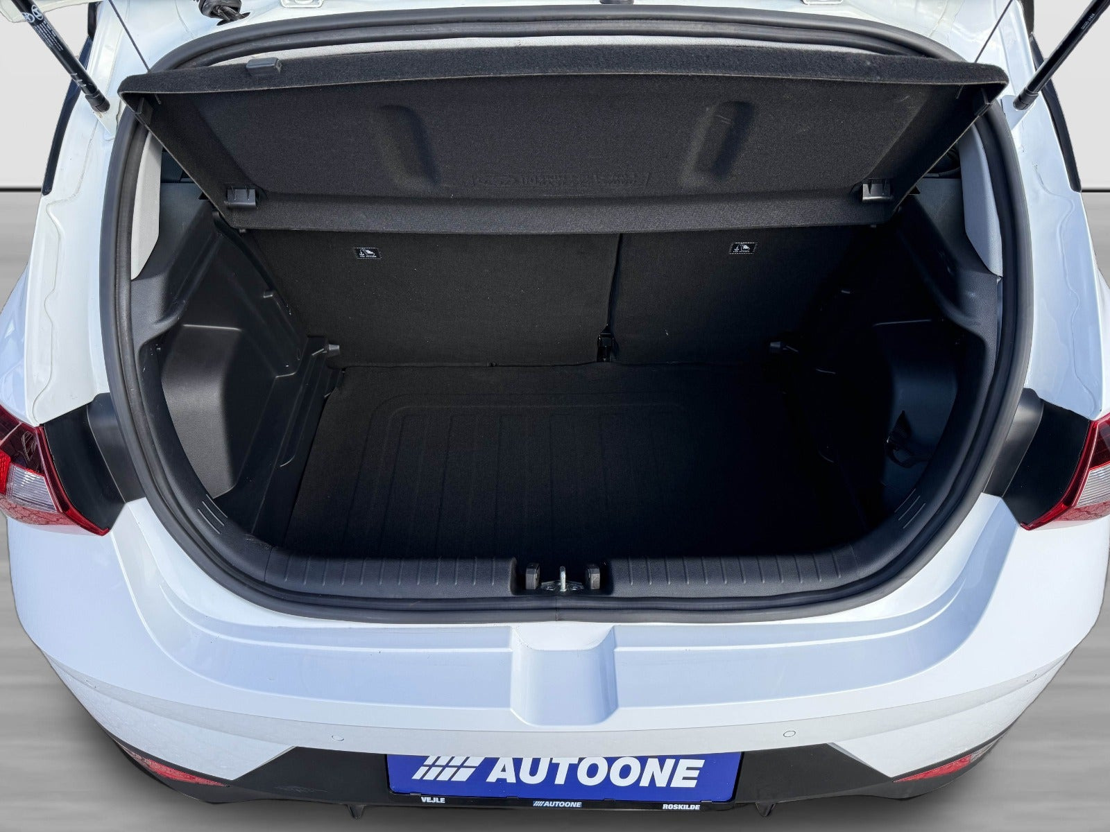 Hvid Hyundai i20 fra 2021