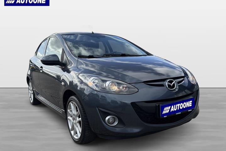 Grå Mazda 2 fra 2011