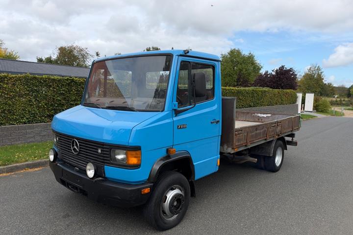undefined Mercedes 817 fra 1987 set udefra