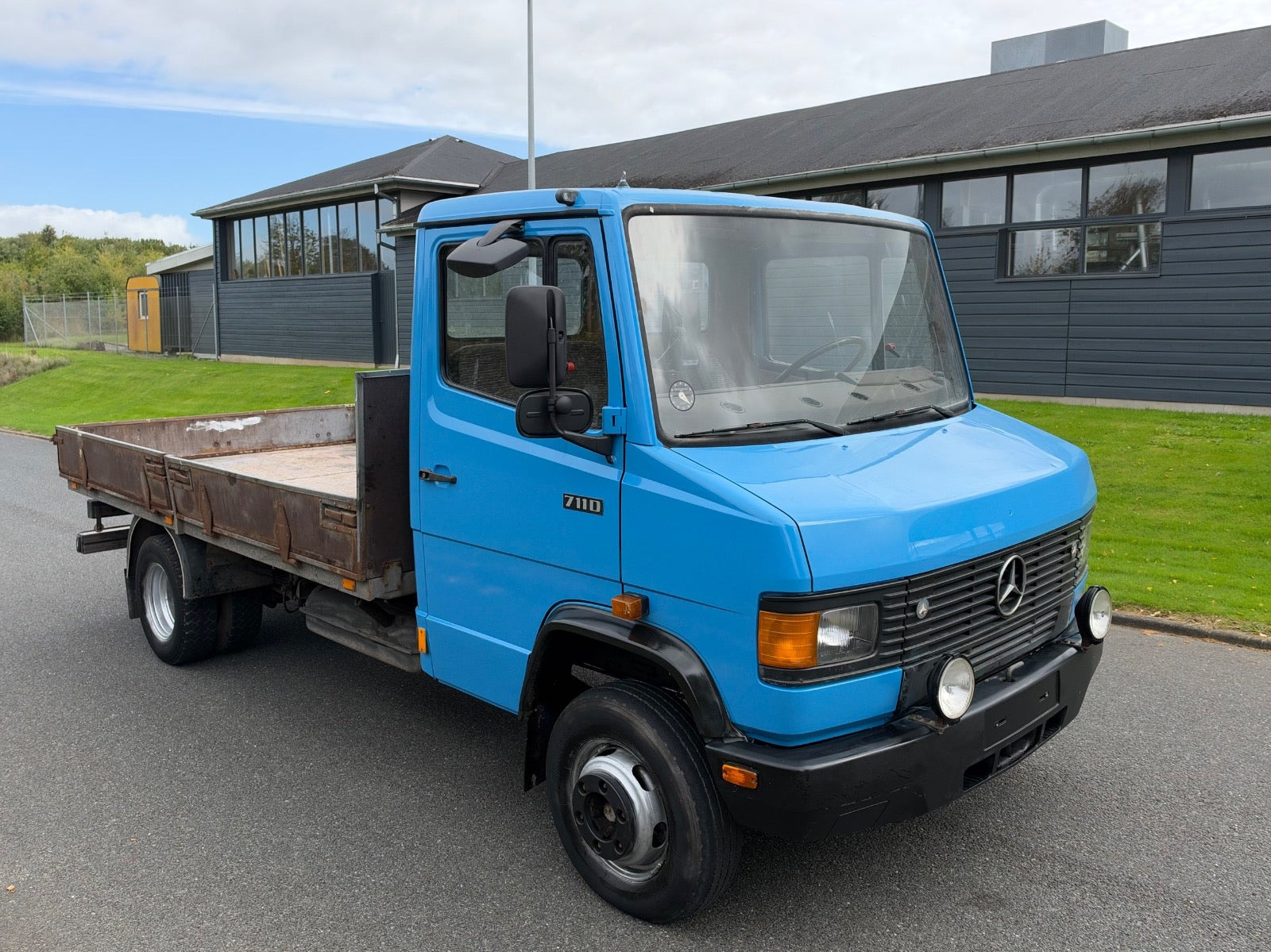 undefined Mercedes 817 fra 1987 set udefra