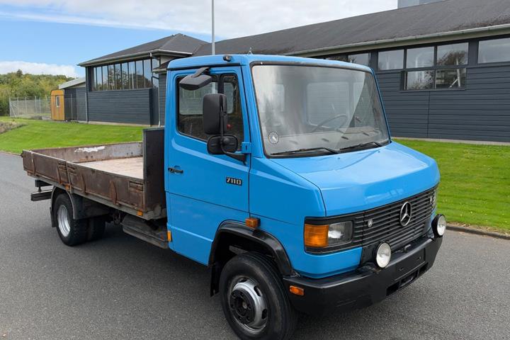 undefined Mercedes 817 fra 1987 set udefra