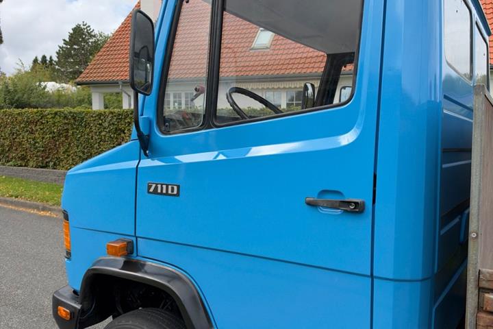 undefined Mercedes 817 fra 1987 set udefra