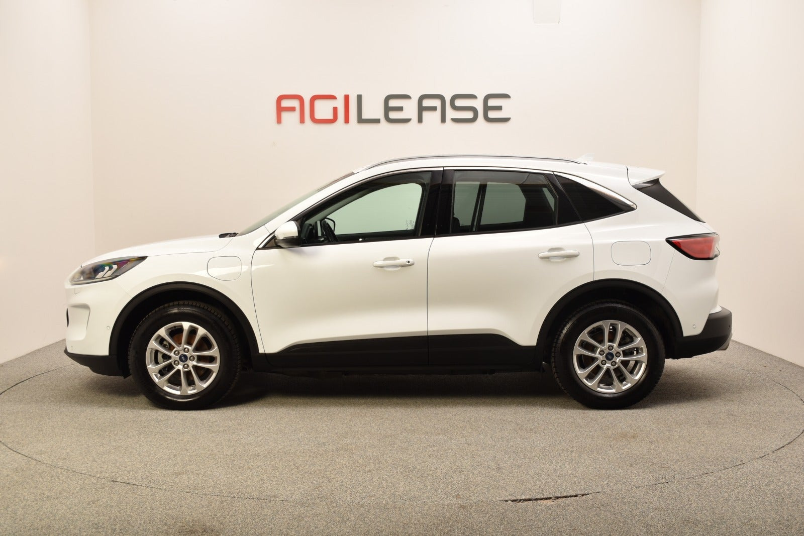 Hvid Ford Kuga fra 2022