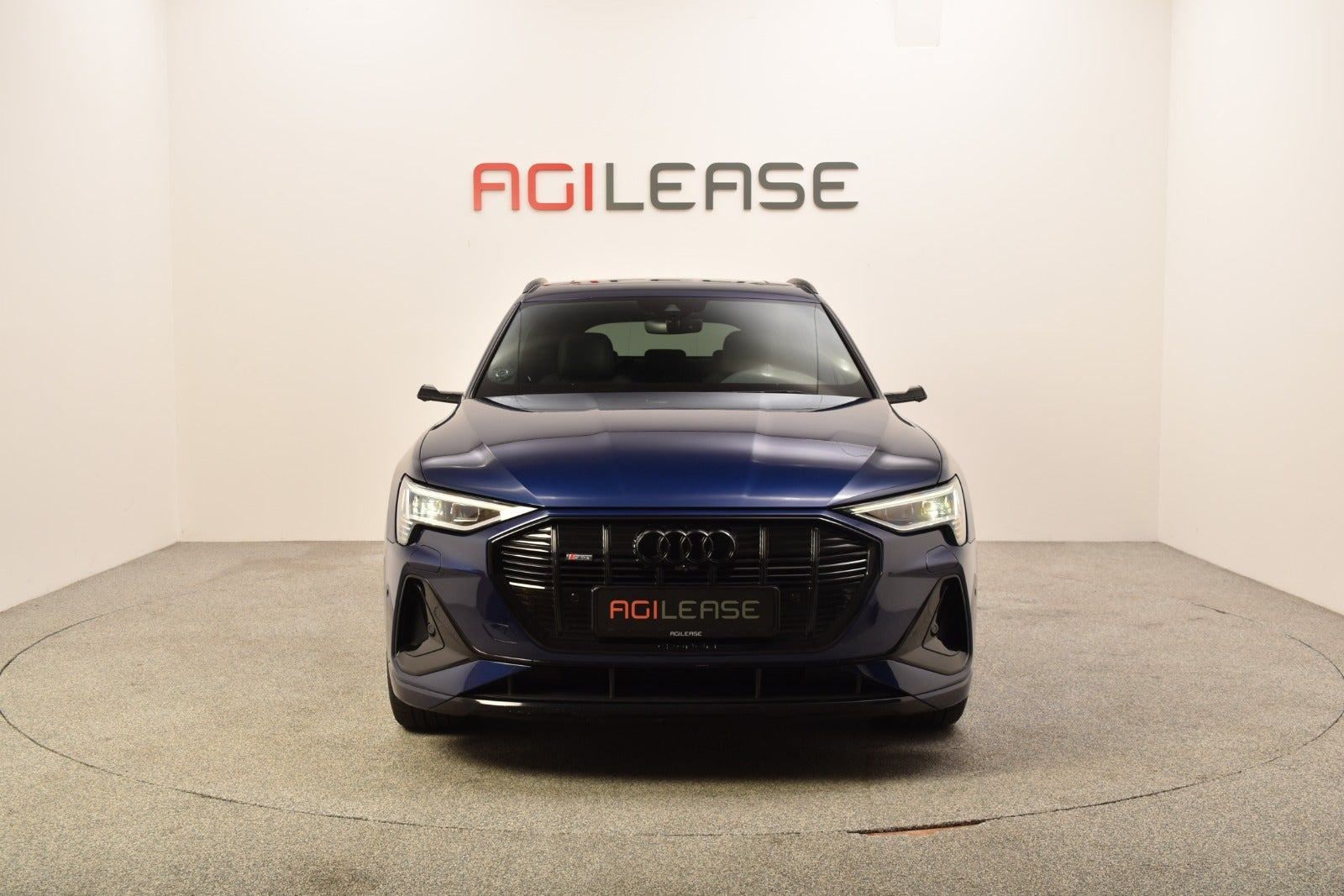 Blå Audi e-tron fra 2021