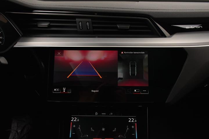 Blå Audi e-tron fra 2021
