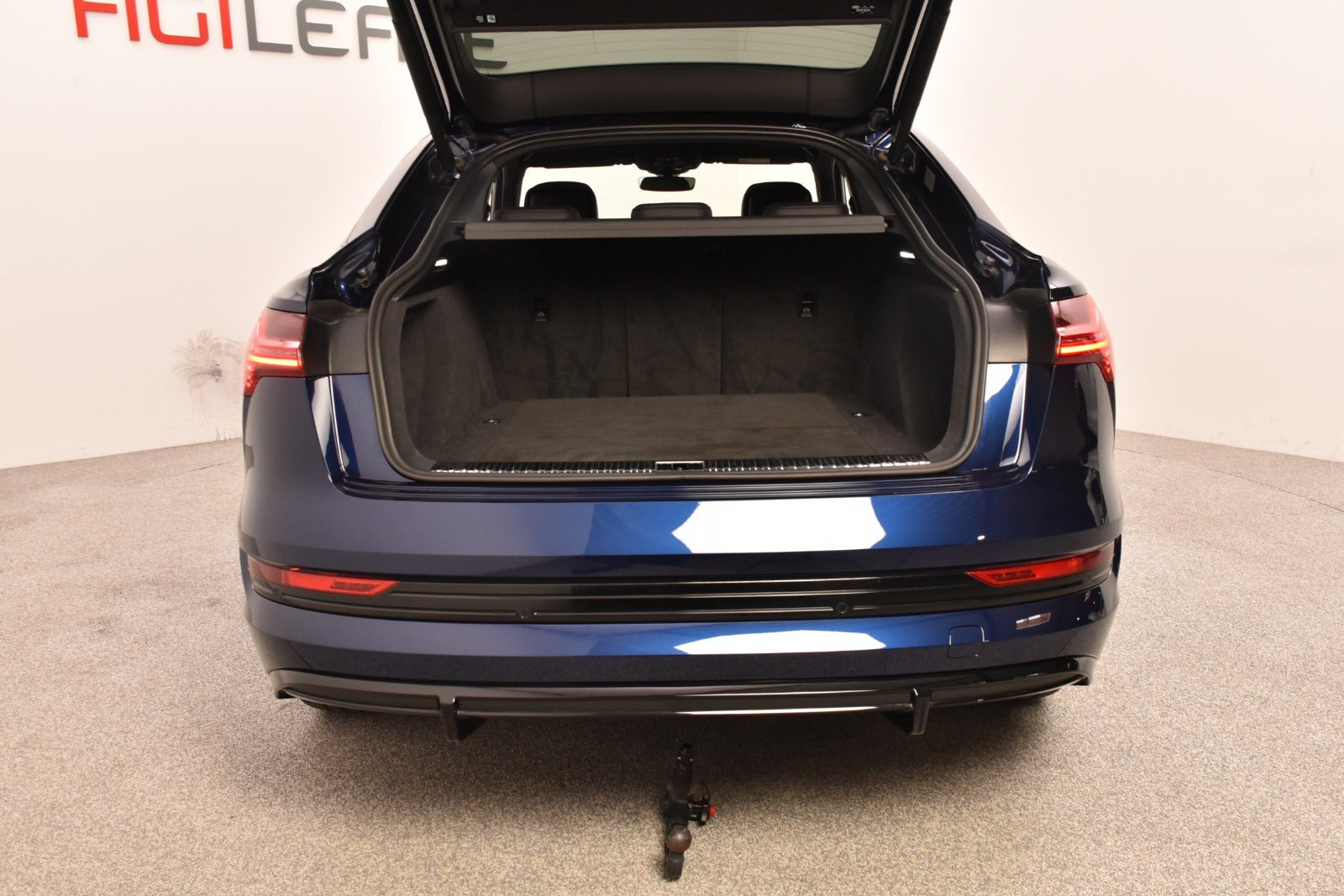 Blå Audi e-tron fra 2021