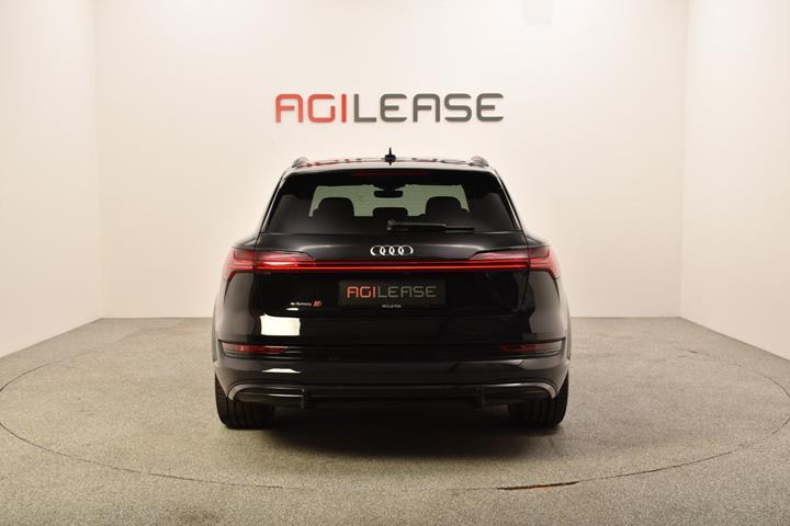 Sort Audi e-tron S fra 2022