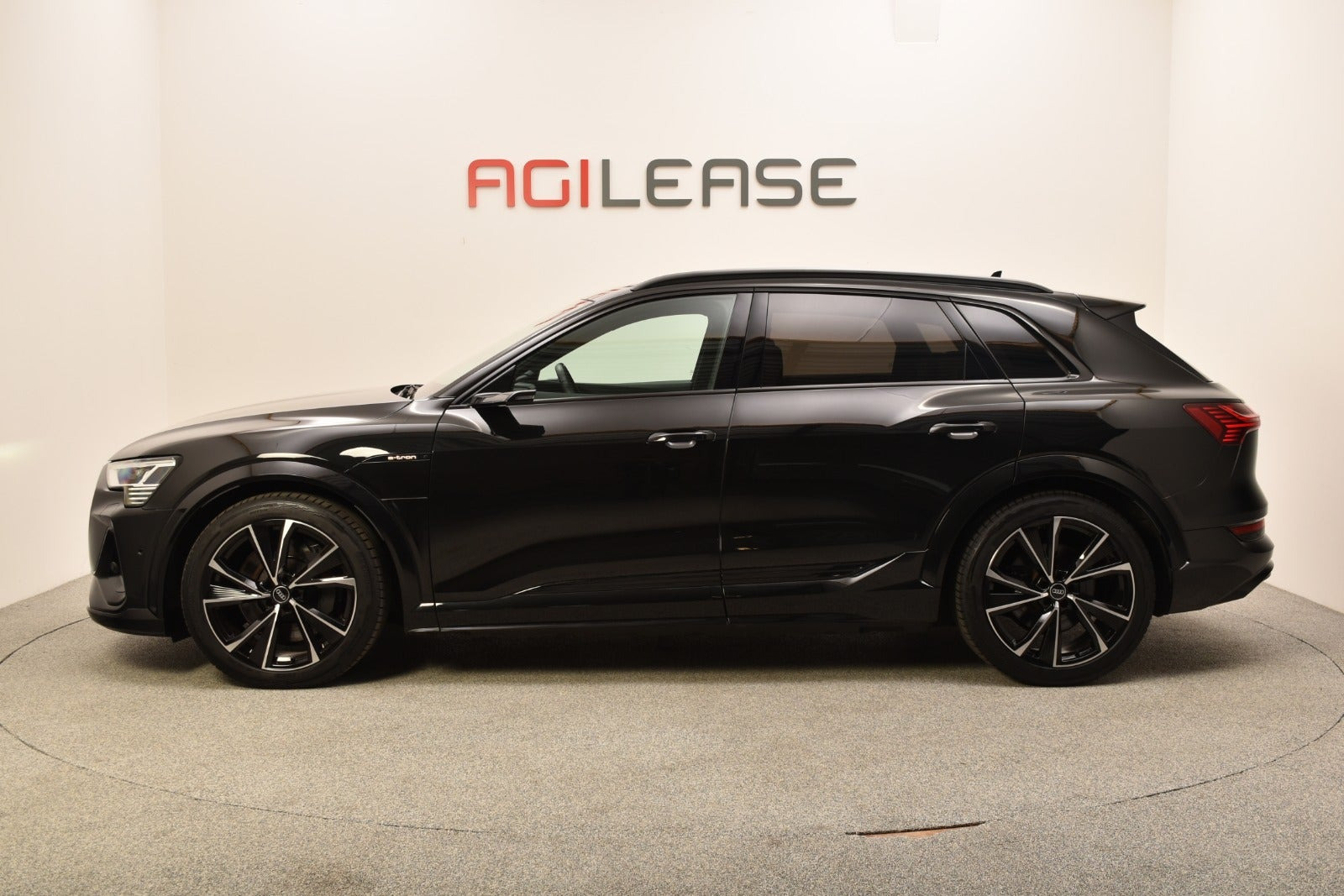 Sort Audi e-tron S fra 2022