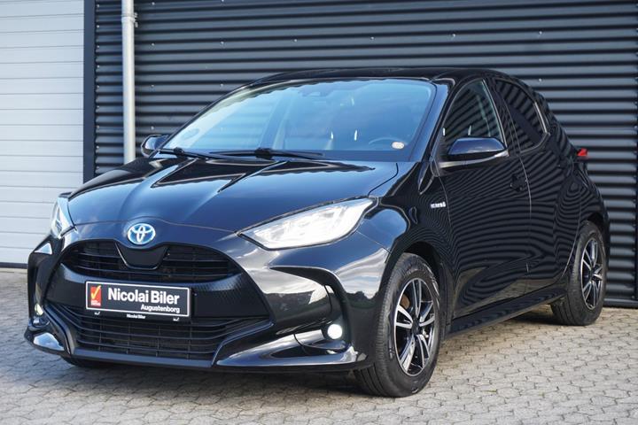 Sort Toyota Yaris fra 2021