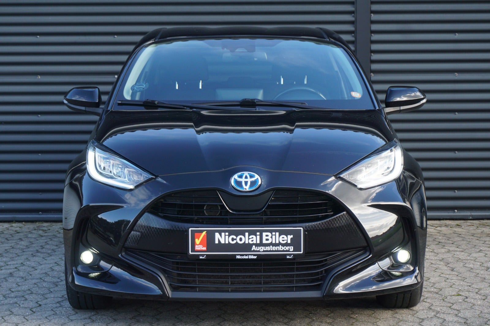 Sort Toyota Yaris fra 2021