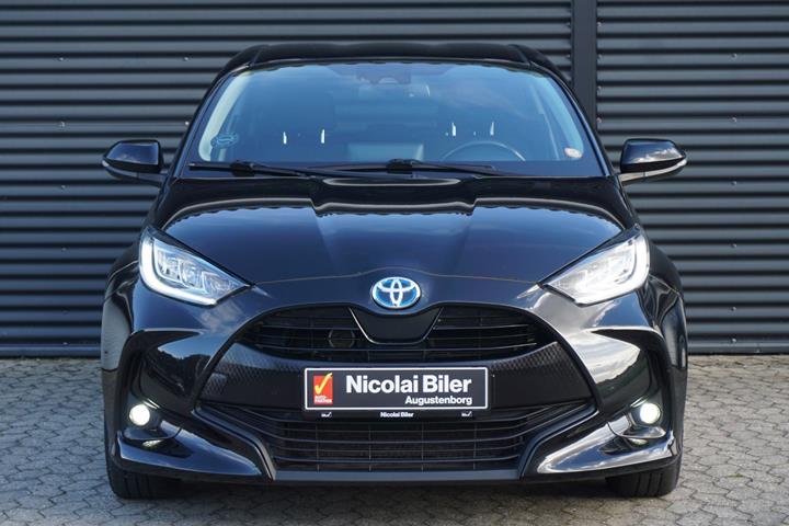 Sort Toyota Yaris fra 2021