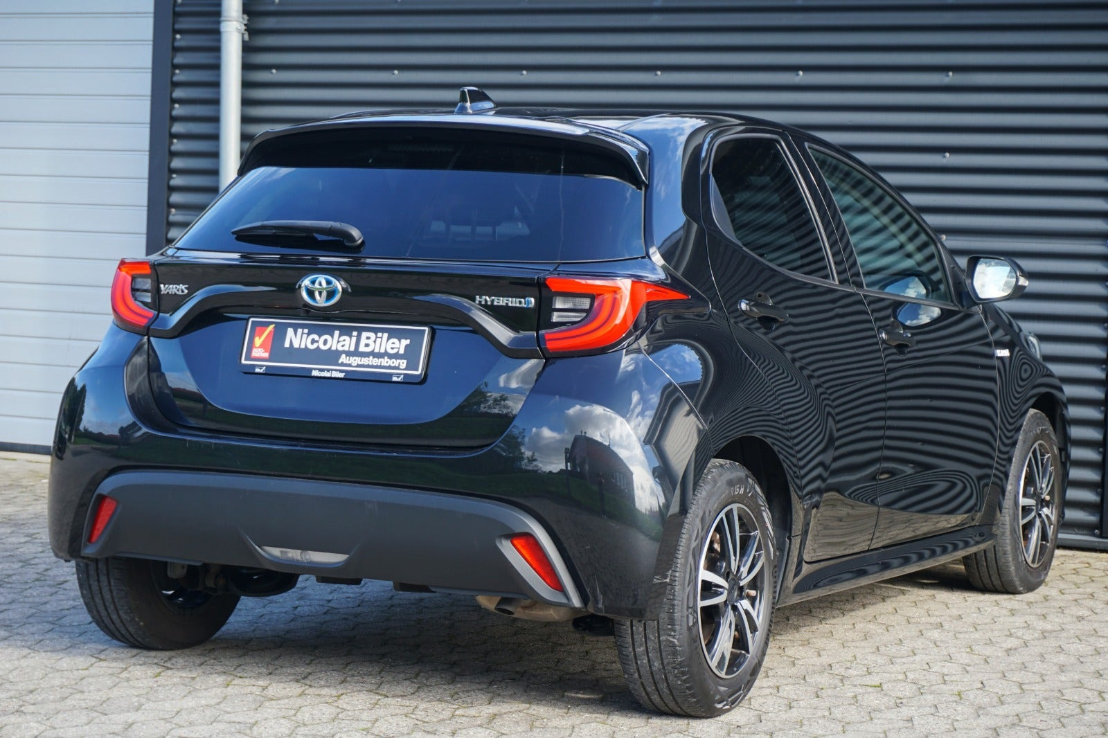 Sort Toyota Yaris fra 2021
