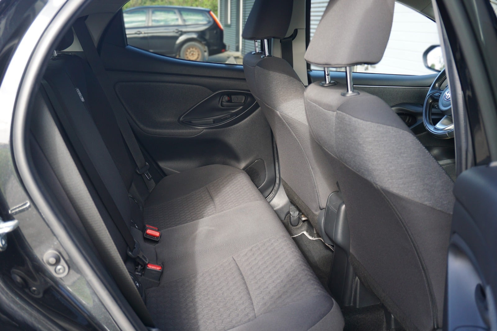Sort Toyota Yaris fra 2021