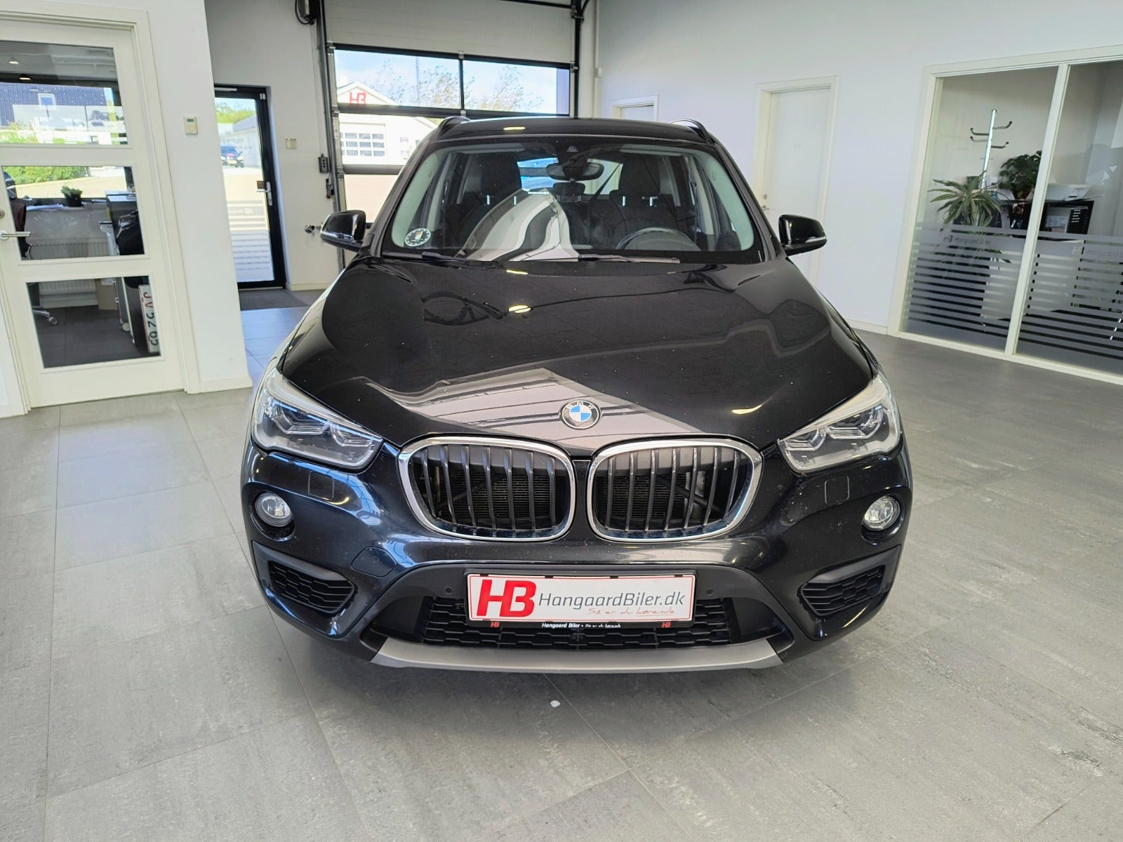 Sort BMW X1 fra 2019