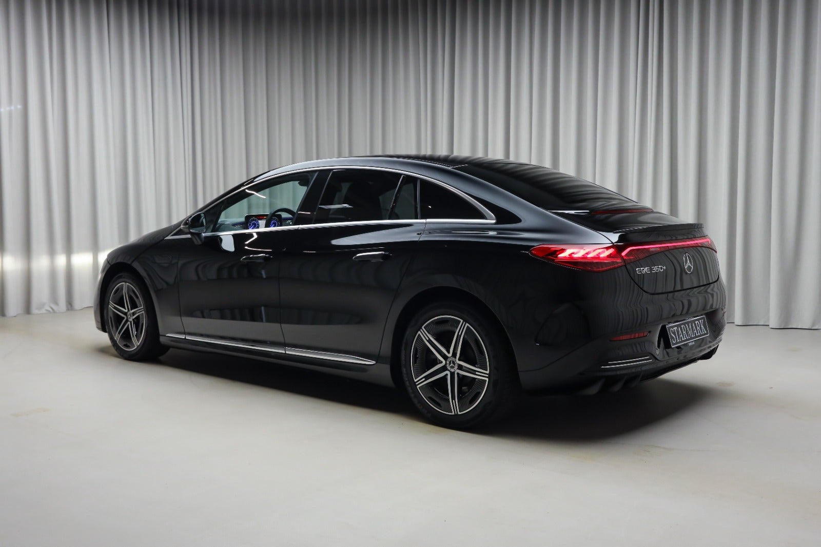 Sort Mercedes EQE350+ fra 2026