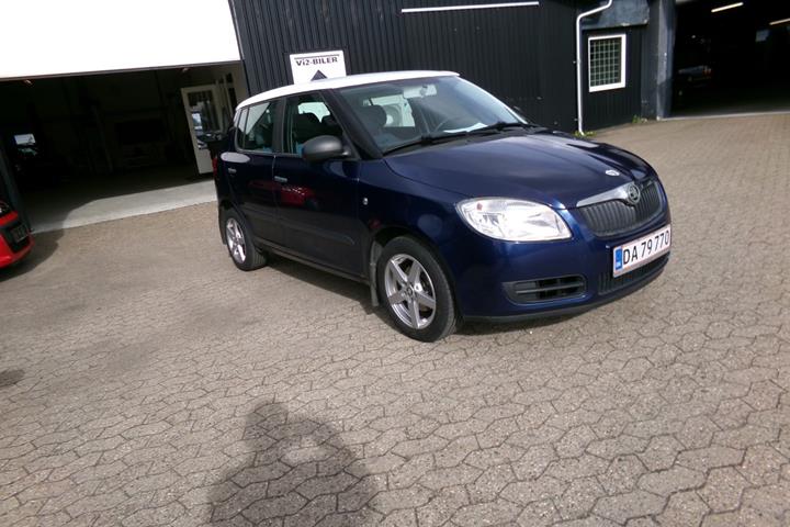 Blå Skoda Fabia fra 2007