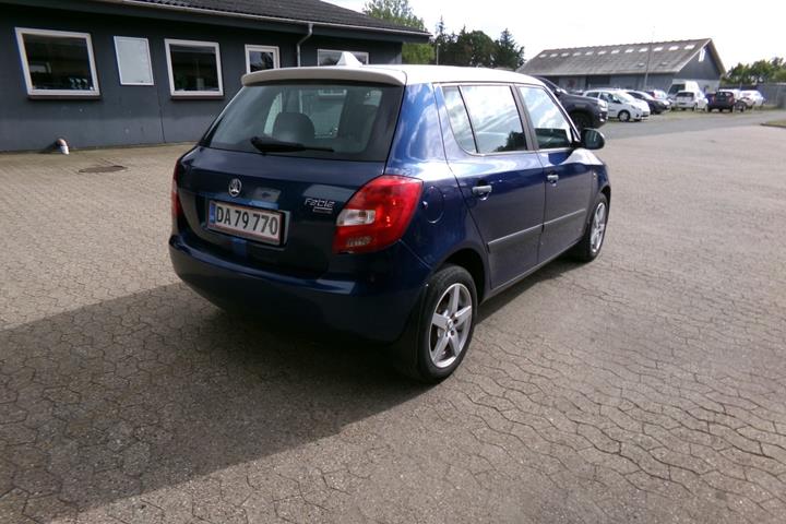 Blå Skoda Fabia fra 2007