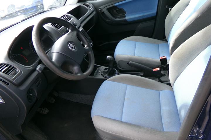 Blå Skoda Fabia fra 2007