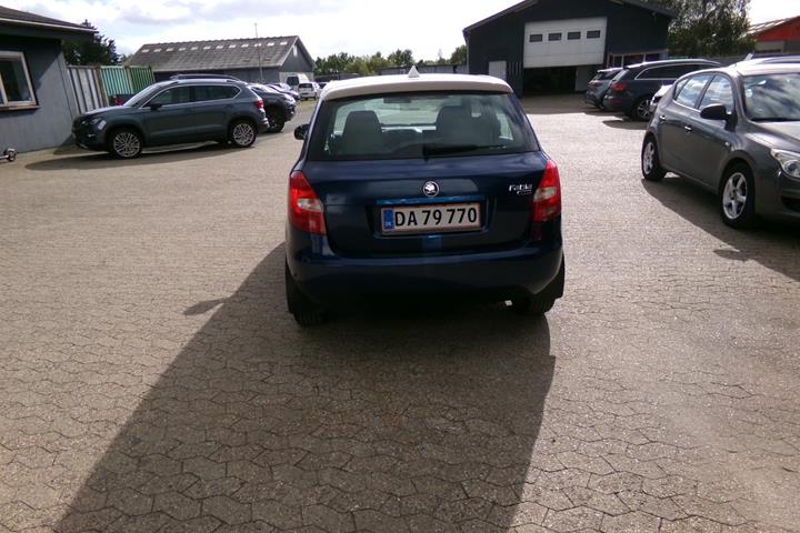 Blå Skoda Fabia fra 2007