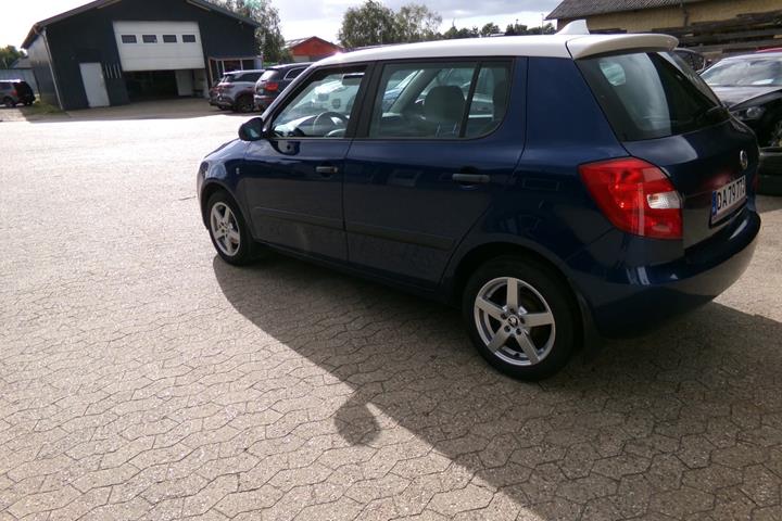 Blå Skoda Fabia fra 2007