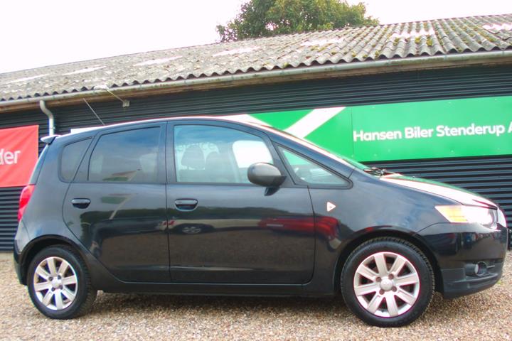 Sort Mitsubishi Colt fra 2010