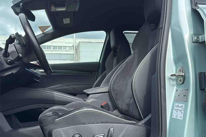 Grøn Skoda Enyaq fra 2022