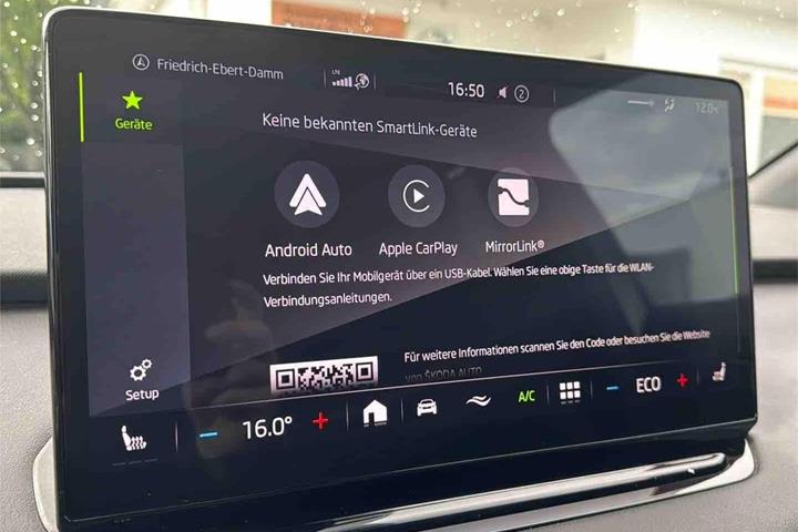 Grøn Skoda Enyaq fra 2022