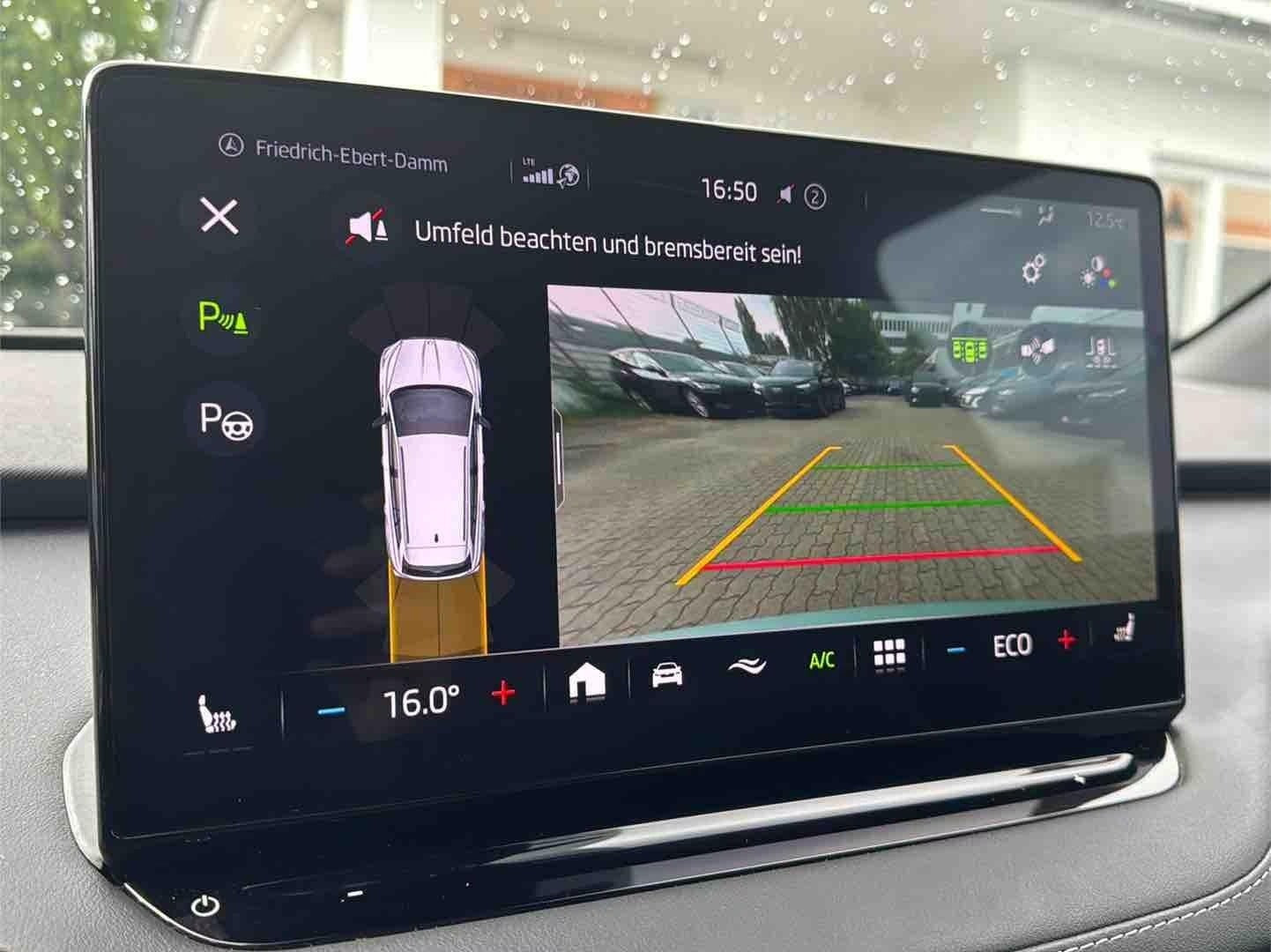 Grøn Skoda Enyaq fra 2022