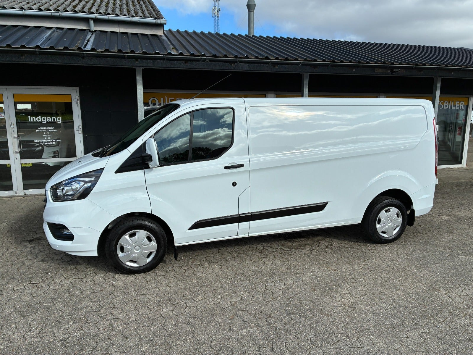 Ford Transit Custom 300 L2 2,0 TDCi 130 Trend