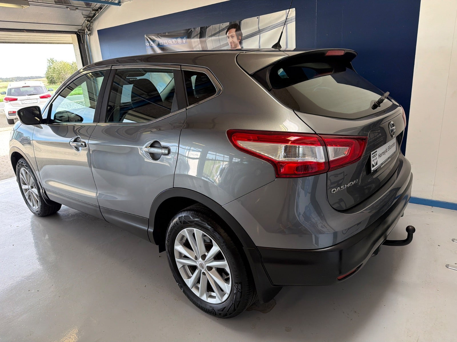 Grå Nissan Qashqai fra 2014