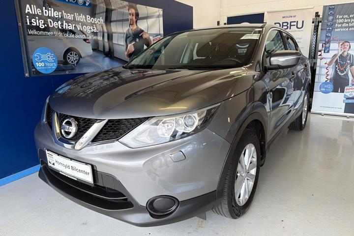 Grå Nissan Qashqai fra 2014