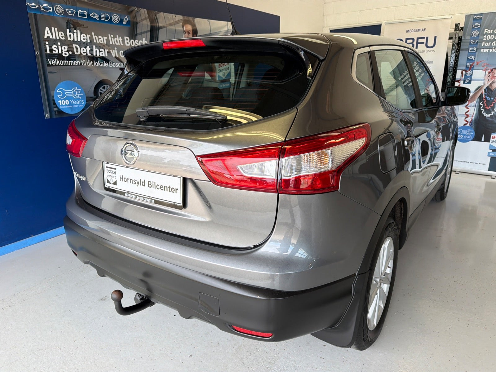 Grå Nissan Qashqai fra 2014