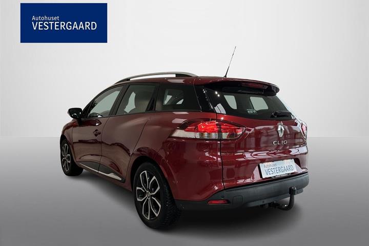 Rød Renault Clio IV fra 2016