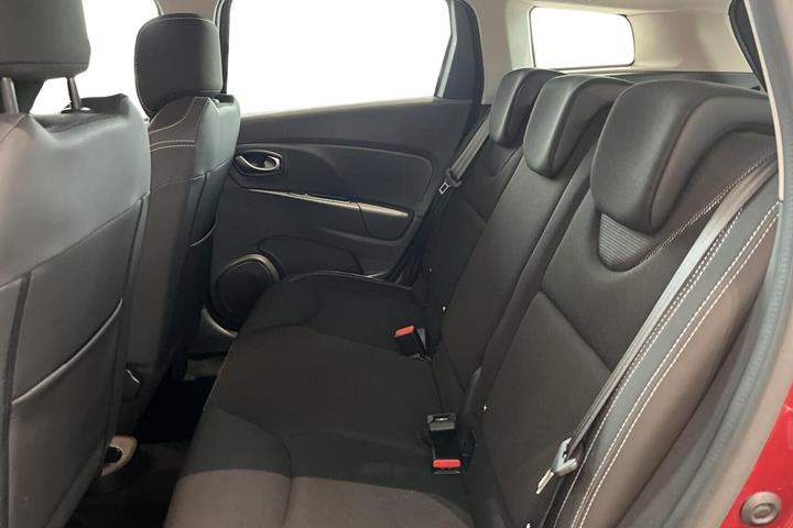 Rød Renault Clio IV fra 2016
