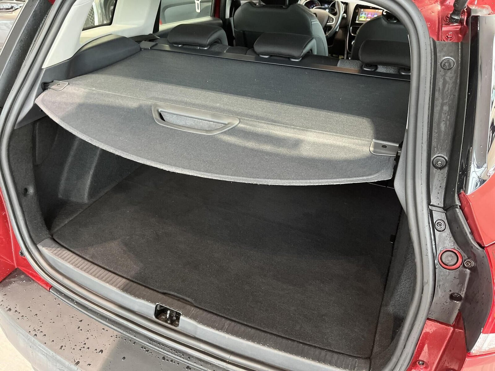 Rød Renault Clio IV fra 2016