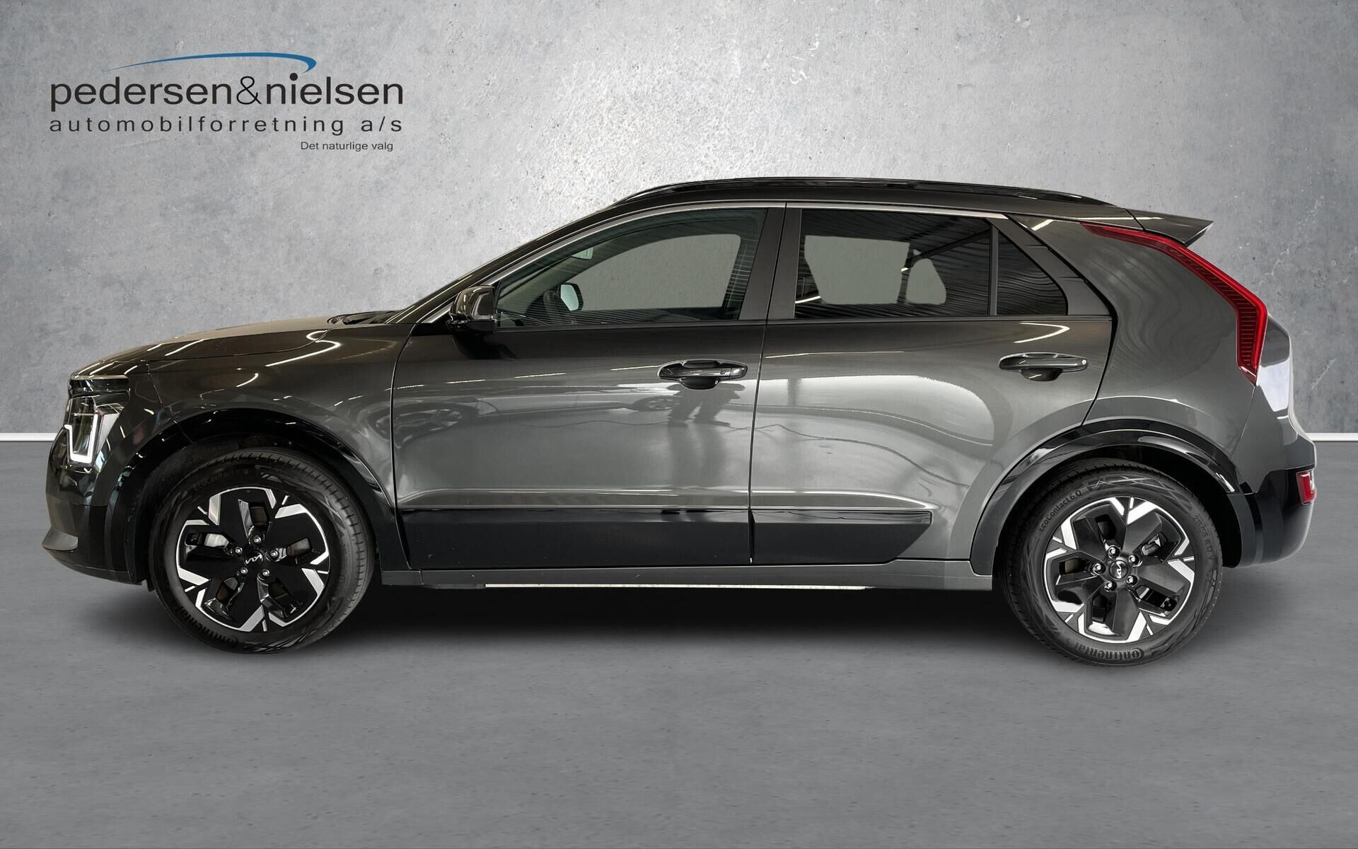 Grå Kia Niro EV fra 2025