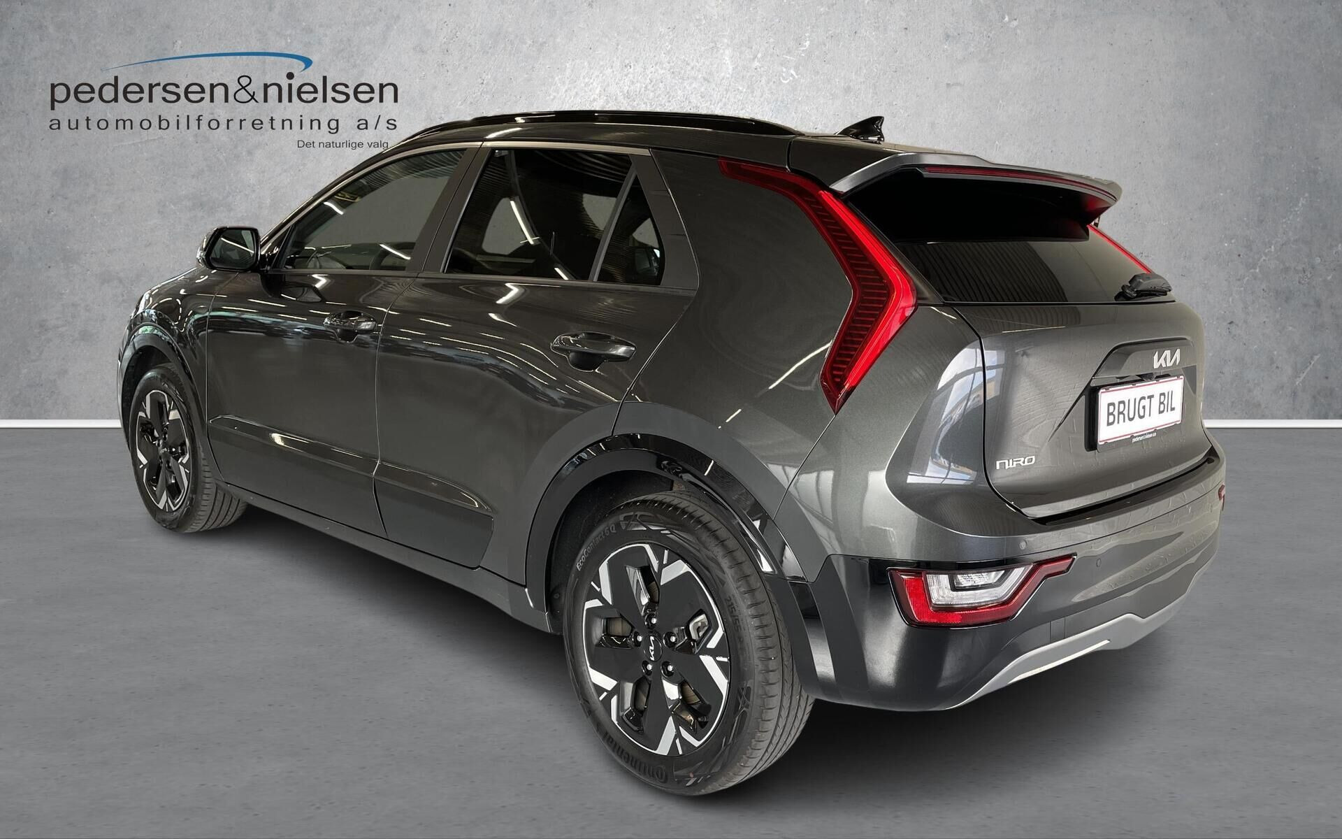 Grå Kia Niro EV fra 2025